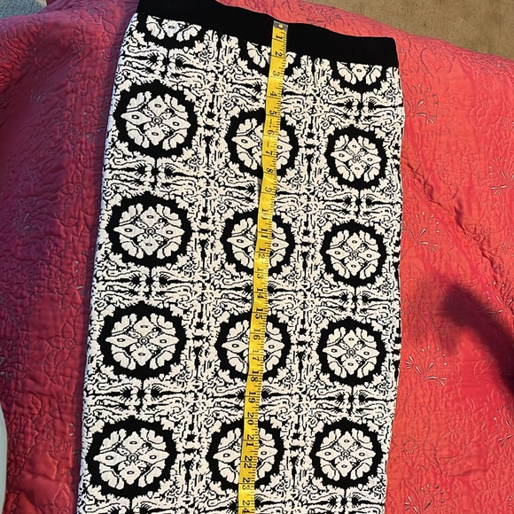 BEBE MIDI PENCIL SKIRT - Picture 10 of 11